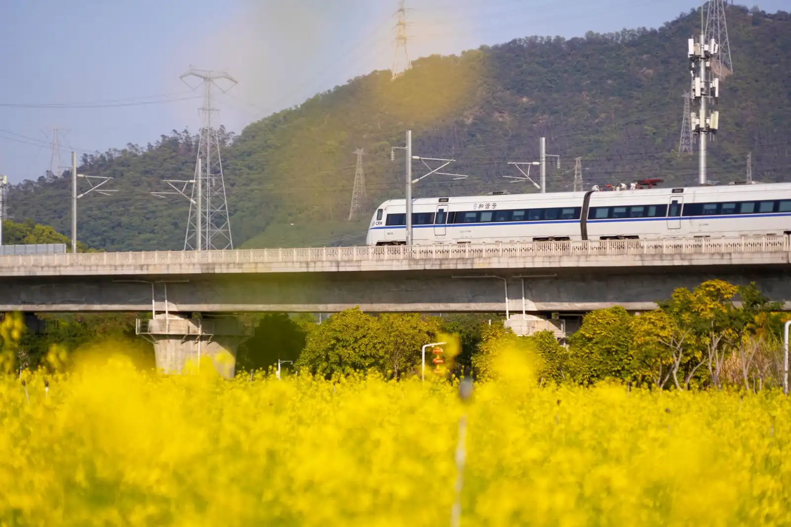 三亚旅游行业小程序开发的技术选型与架构设计要点