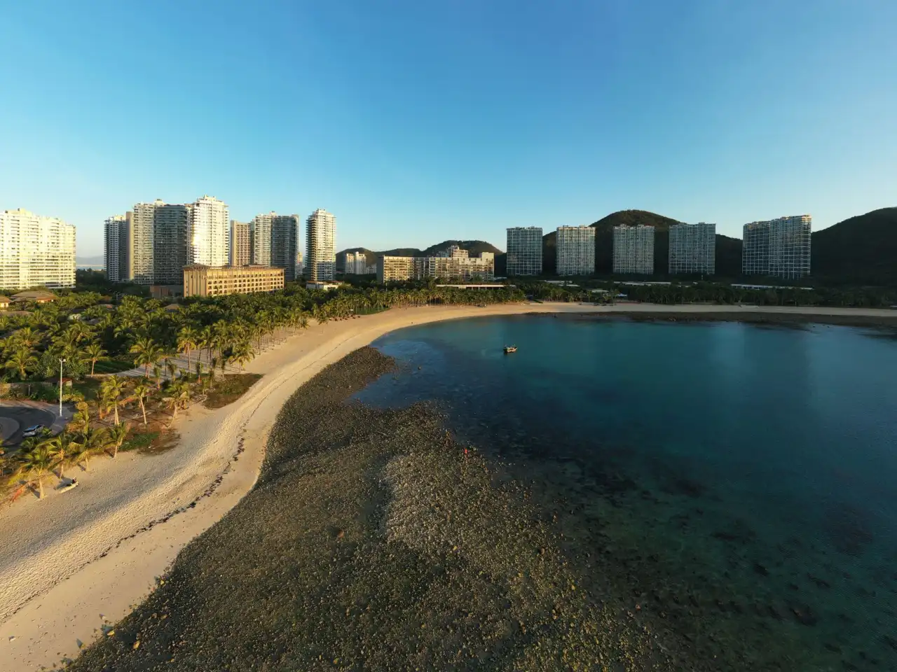 三亚旅游行业小程序开发方案：从获客到运营闭环的设计实践正文配图 1