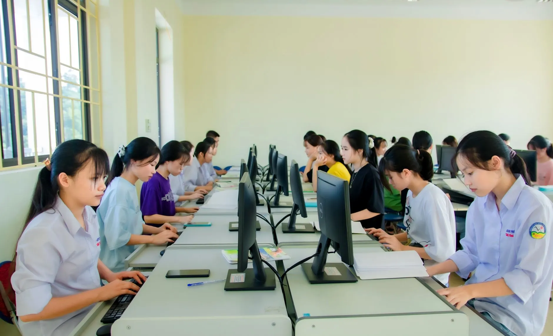 三亚科技公司解析：旅游服务类小程序开发的核心功能与实施要点