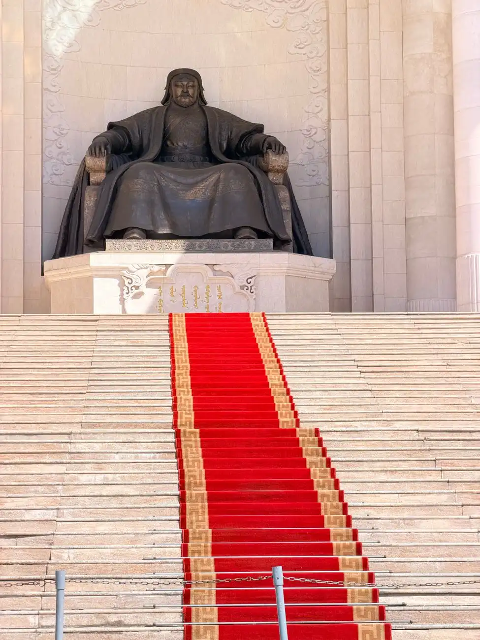 2025年三亚服务行业软件开发的三大技术趋势与应用实践